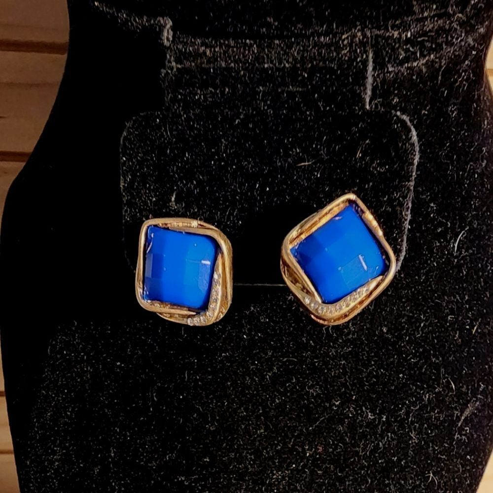 Vintage Gold and Blue Clip-On Earrings